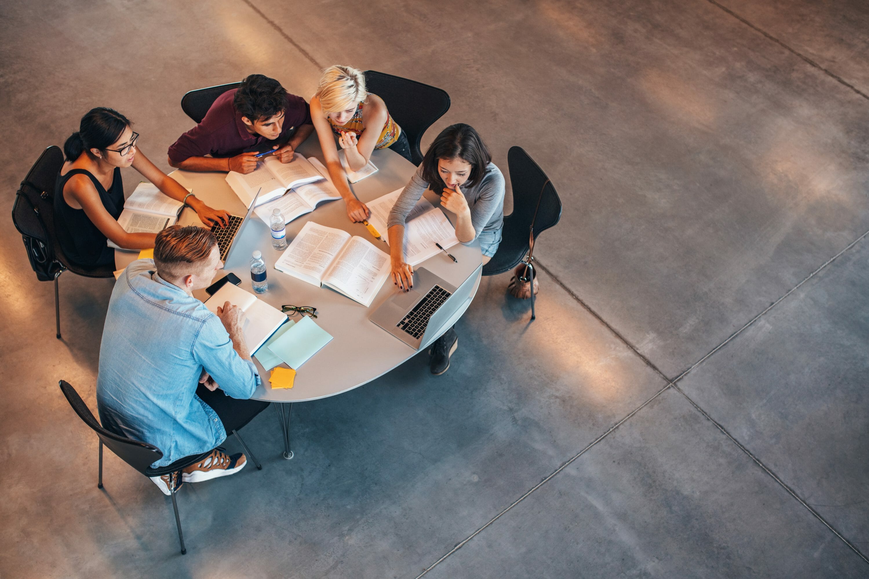 5 tips to save money at university